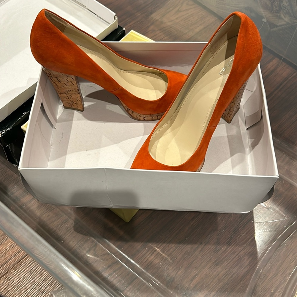 Calvin Klein Emmy kid suede Pink Coral size 10